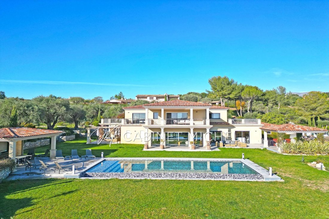 Villa in Nord, Roquefort-les-Pins, France 1 - 18403700