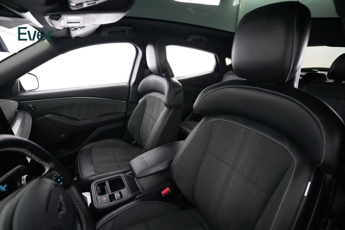 Suv in San Francisco, CA, United States 4 - 18338546