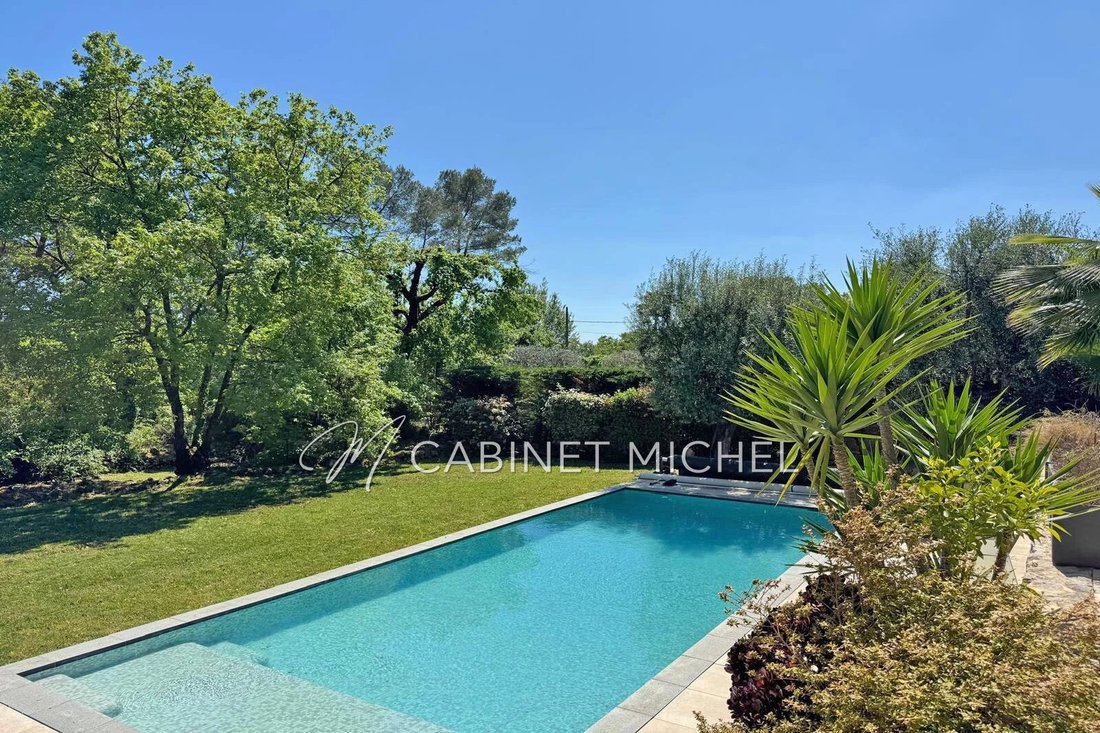 Villa in Nord, Roquefort-les-Pins, France 3 - 18404155