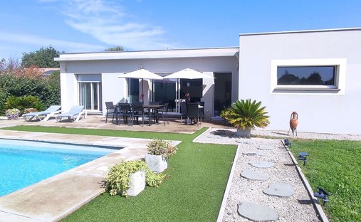 Villa in Montfavet Pericentre, Avignon, France 1