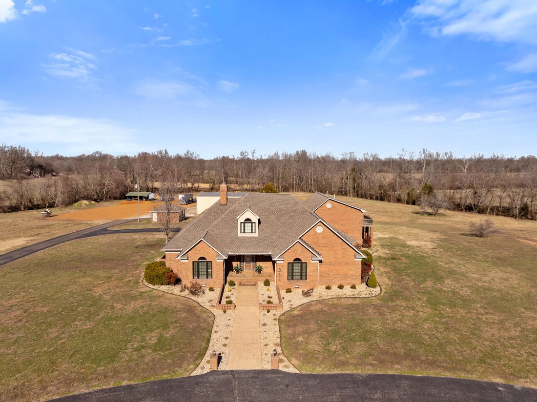 House in Hazel, Kentucky, United States 3 - 18414401