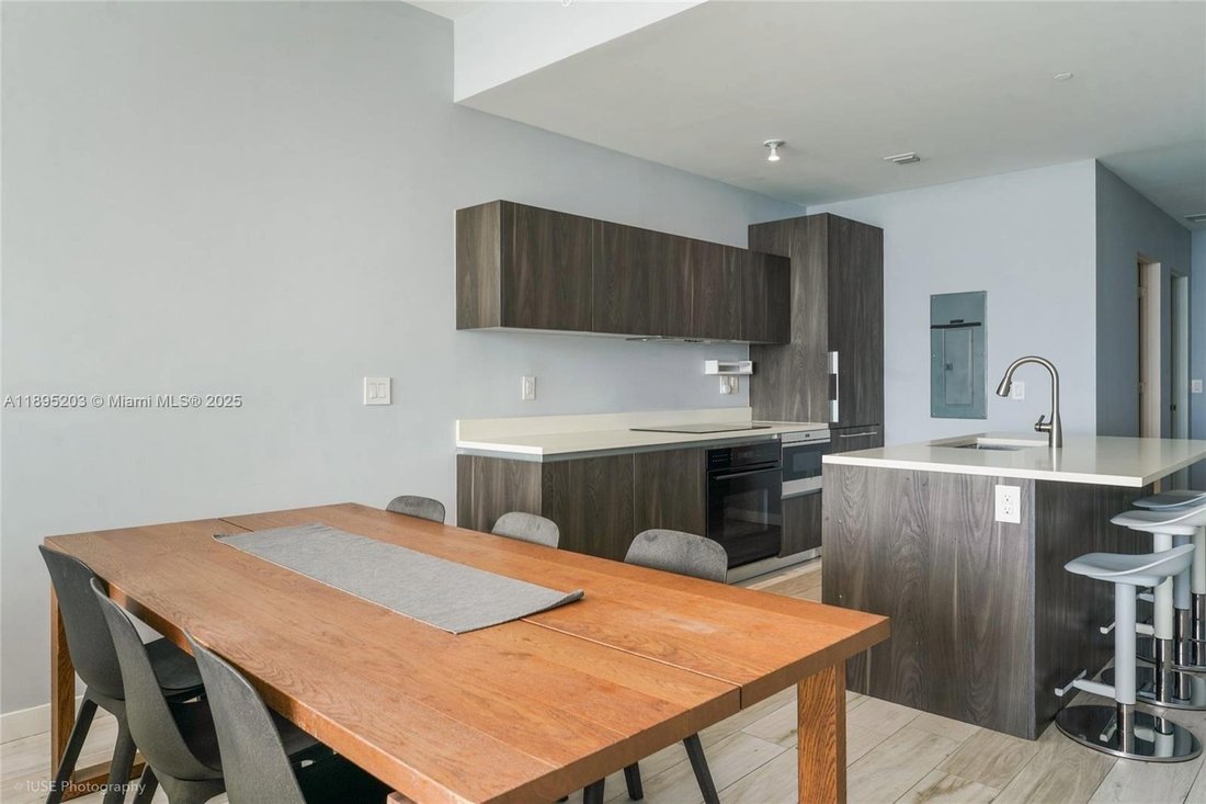 Condo in Miami, Florida, United States 4 - 18407423