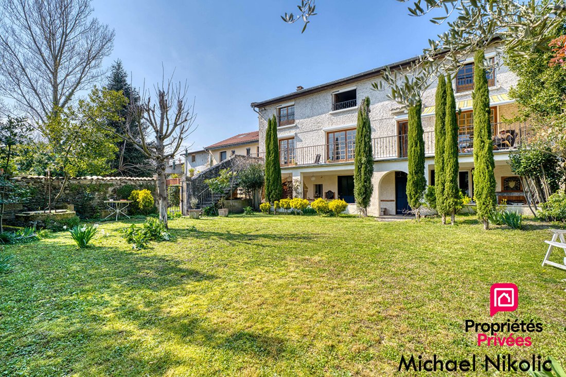 Villa in Condrieu, Auvergne-Rhône-Alpes, France 1 - 18405958