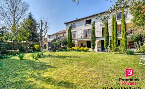 Villa in Condrieu, Auvergne-Rhône-Alpes, France 1