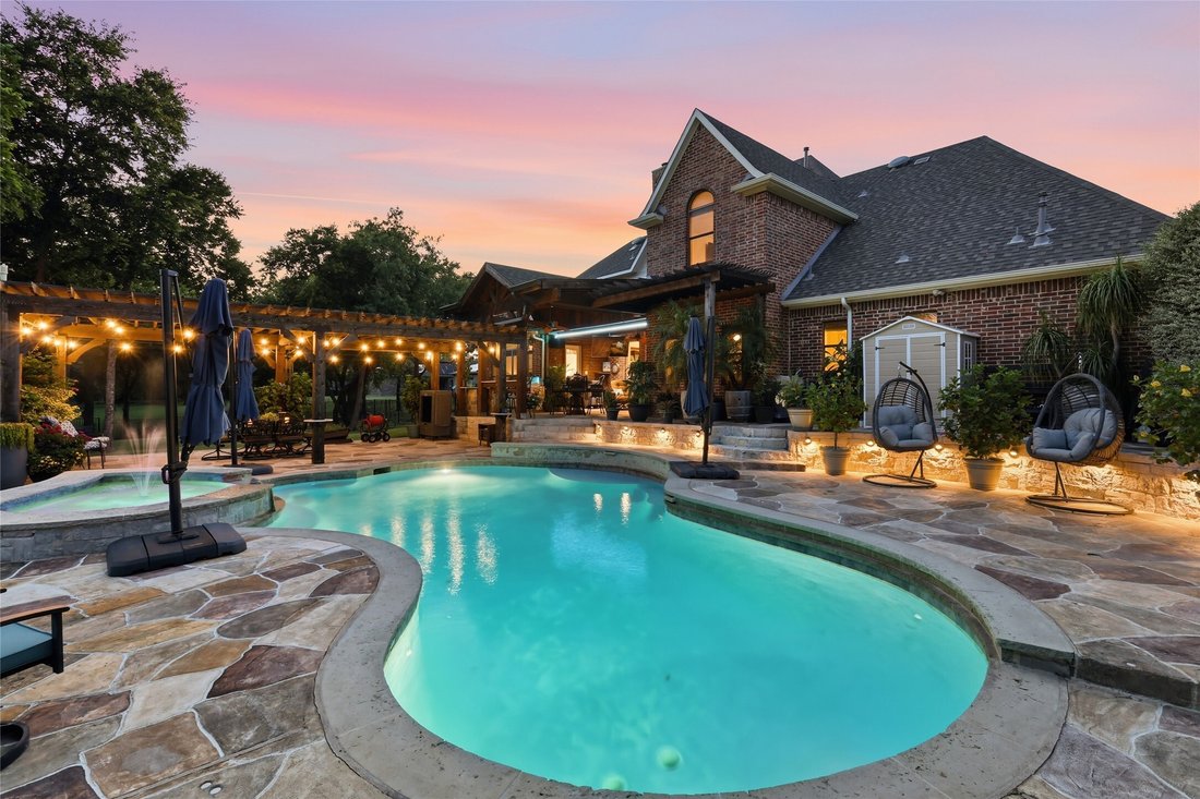 House in Little Elm, Texas, United States 3 - 18399612