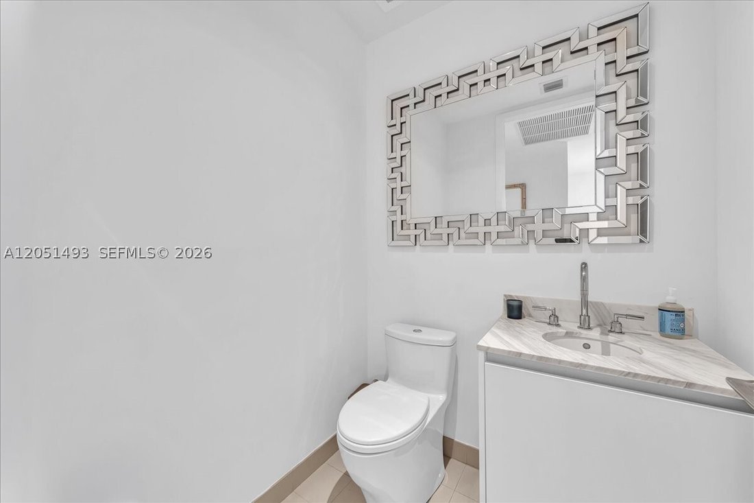 Condo in Miami, Florida, United States 3 - 18407511