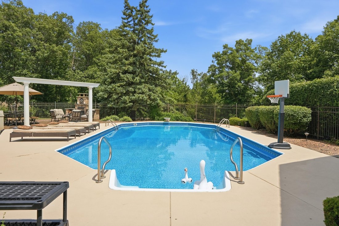 House in Crown Point, Indiana, United States 3 - 18415790