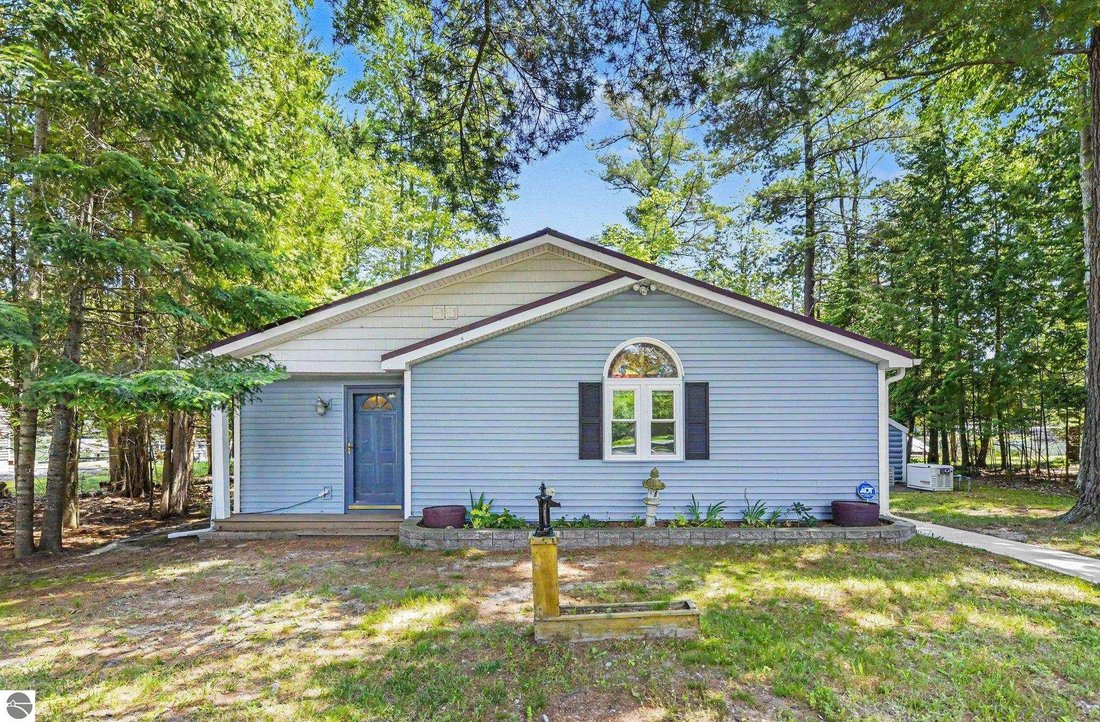 House in Rapid City, Michigan, United States 5 - 18410381