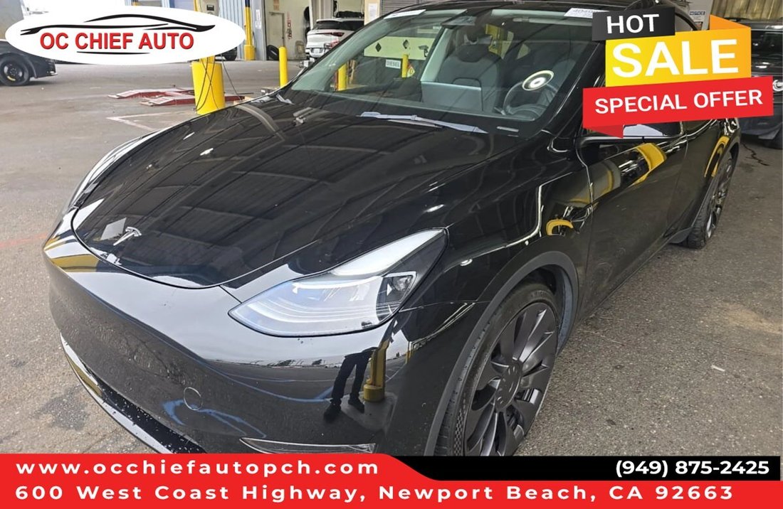 Suv in Newport Beach, CA, United States 1 - 18412278