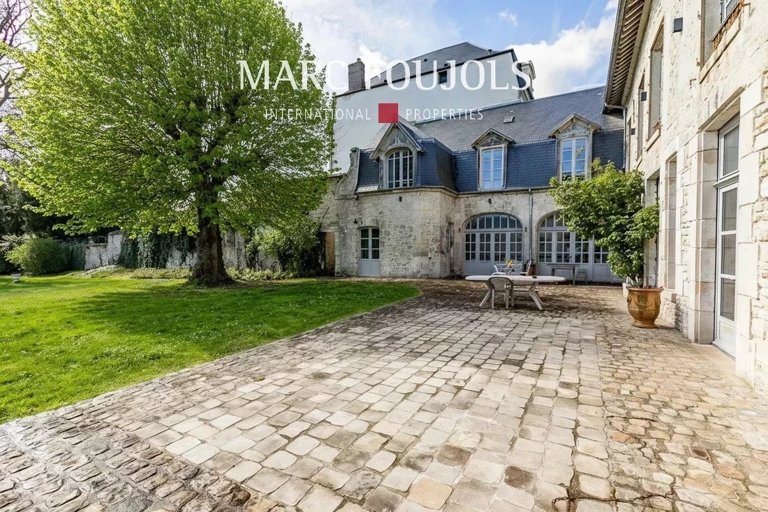 House in Senlis, Hauts-de-France, France 3 - 18405049