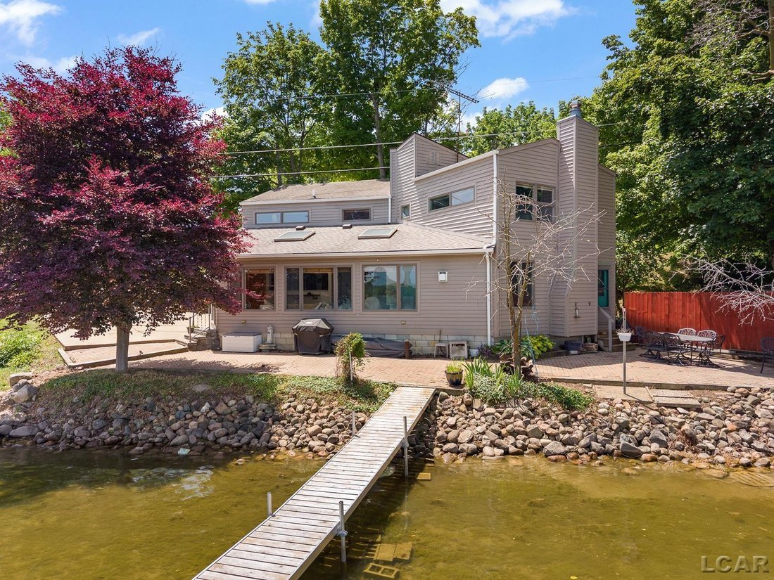 House in Manitou Beach-Devils Lake, Michigan, United States 1 - 18402946