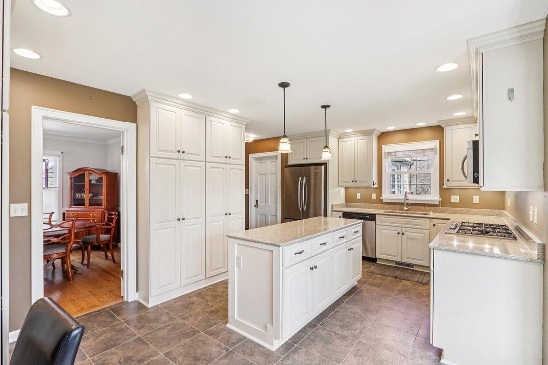 House in Waukesha, Wisconsin, United States 4 - 18407196