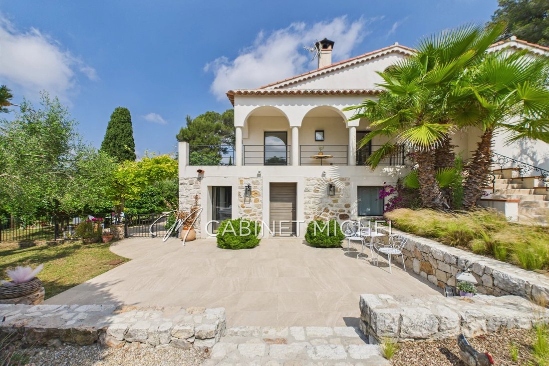 Villa in Nord, Roquefort-les-Pins, France 3 - 18403946