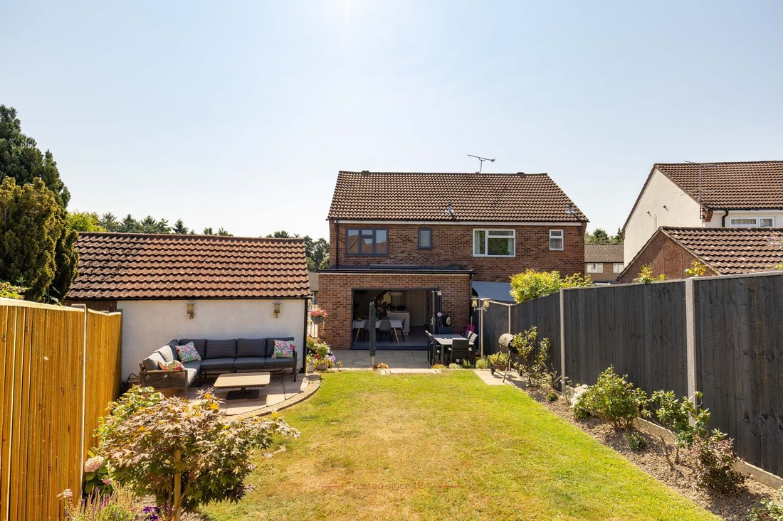 House in Pound Hill, Crawley, England 3 - 18404634