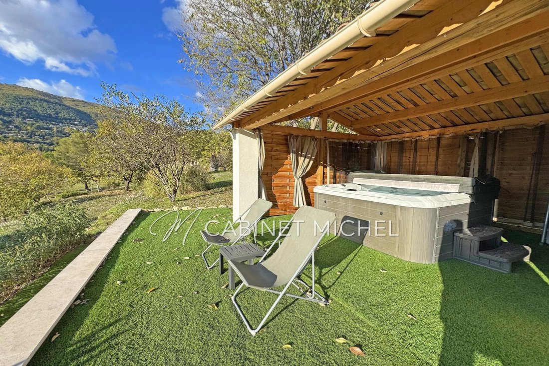 Villa in Grasse, Provence-Alpes-Côte d'Azur, France 3 - 18404139