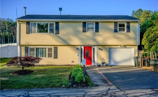 House in Swansea, Massachusetts, United States 1