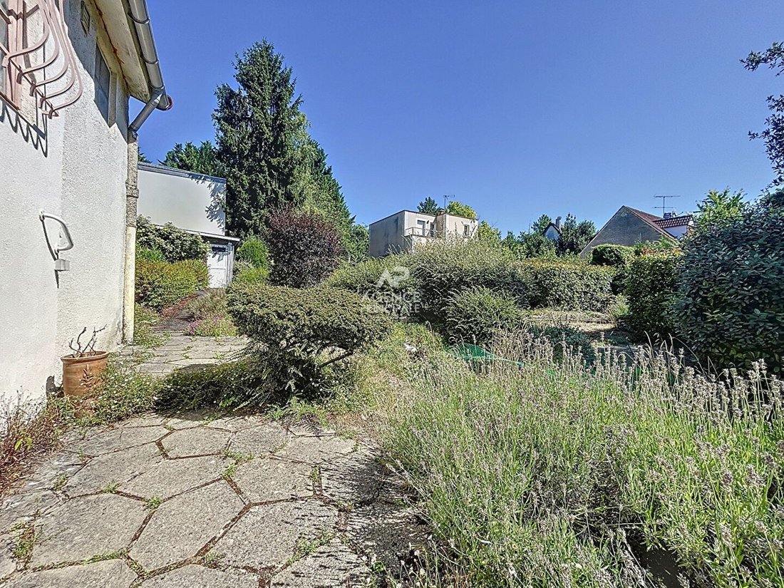 House in Chatou, Ile-de-France, France 3 - 18403977