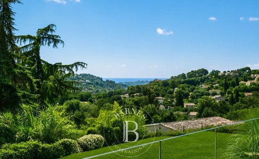 Villa a Valle Verde-Issarts-Vignasses, Biot, Francia 1