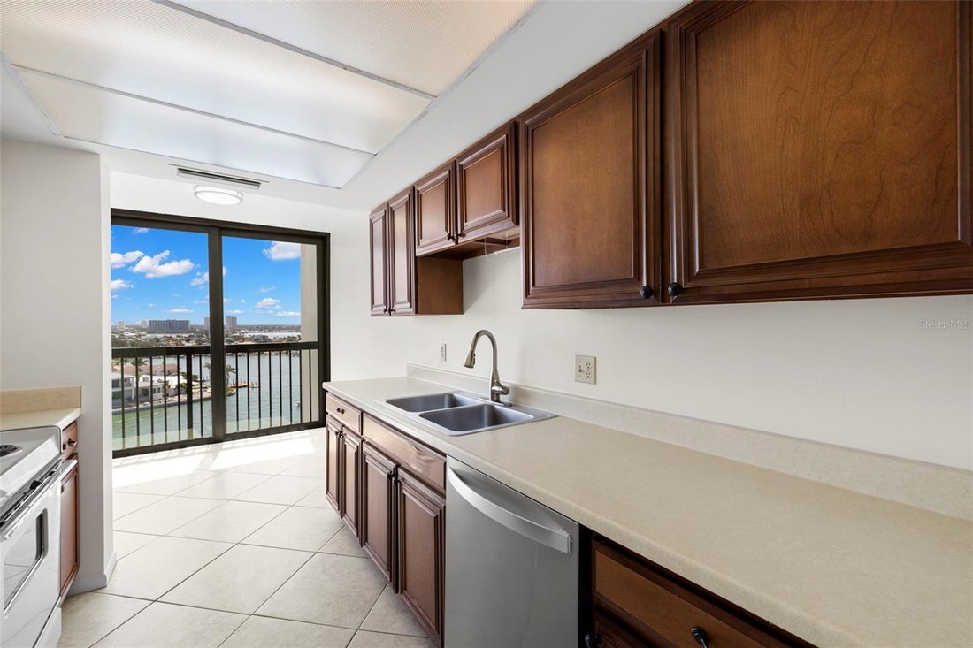 Condo in St. Pete Beach, Florida, United States 4 - 18403749