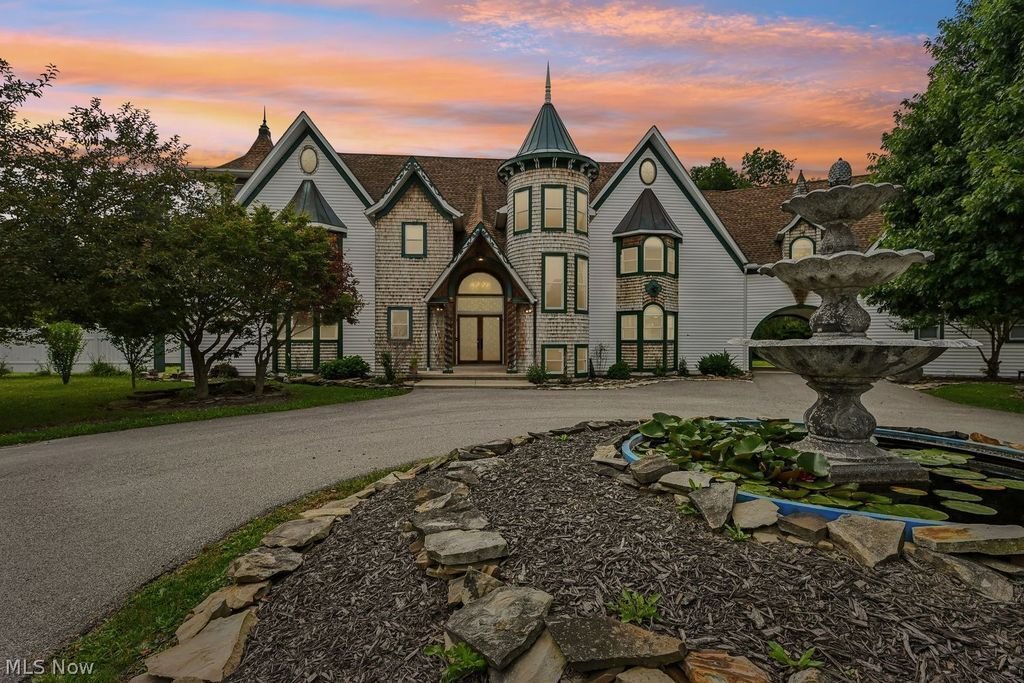 House in Burton, Ohio, United States 2 - 18410568