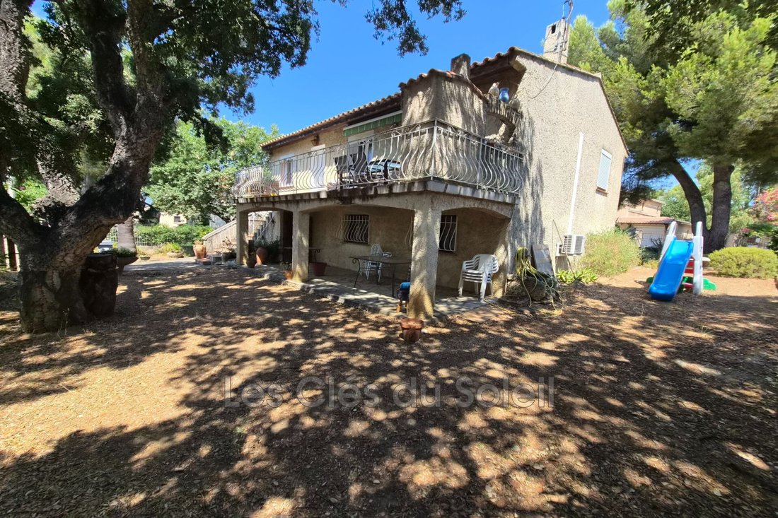 Villa in Six-Fours-les-Plages, Provence-Alpes-Côte d'Azur, France 2 - 18403731