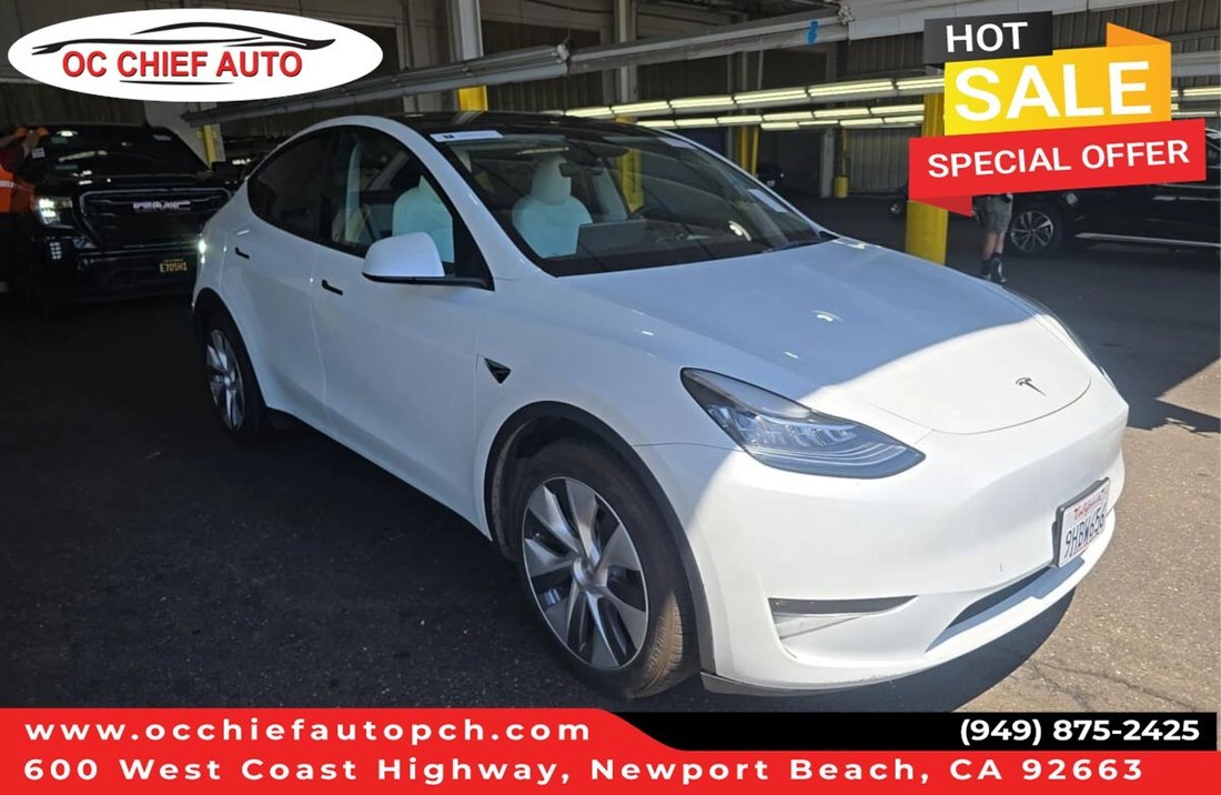 Suv in Newport Beach, CA, United States 1 - 18412272