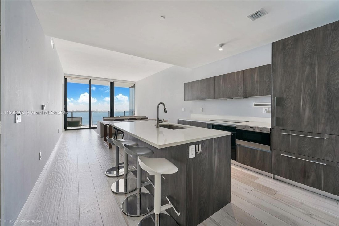 Condo in Miami, Florida, United States 3 - 18407423