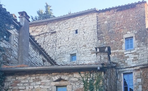 Villa in Les Vans, Auvergne-Rhône-Alpes, France 1