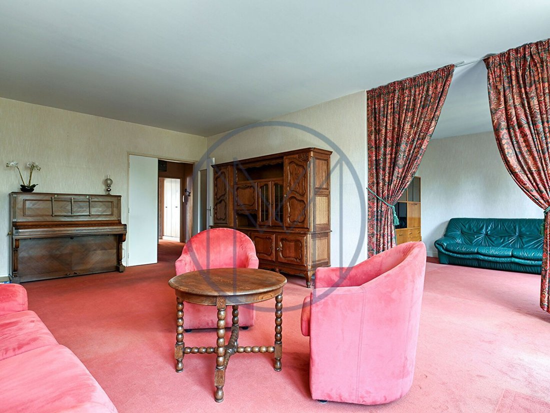 Apartment in Domaine National du Château, Versailles, France 4 - 18413728