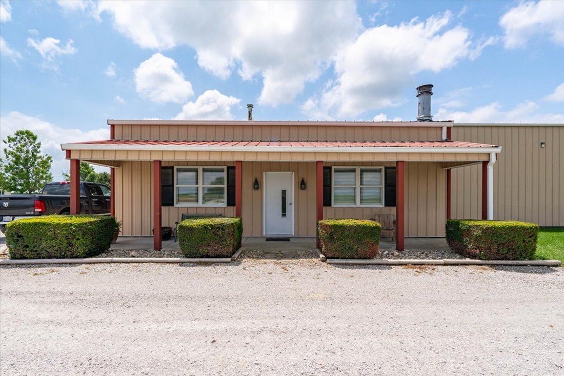 House in Lexington, Illinois, United States 5 - 17723759