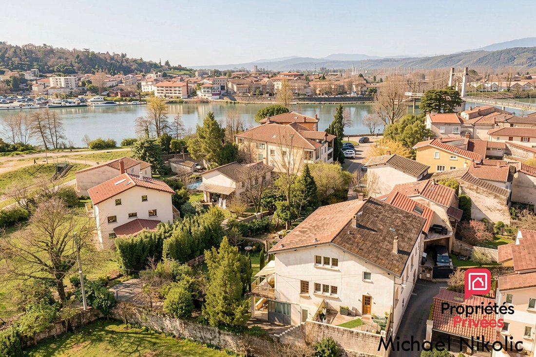 Villa in Condrieu, Auvergne-Rhône-Alpes, France 4 - 18405958