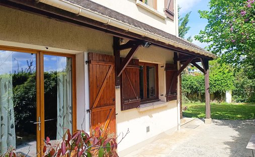 Villa in Les Joncs Marins-Fosse Moreau, Le Perreux-sur-Marne, France 1