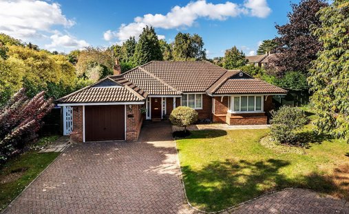 Bungalow in Great Bookham, England 1