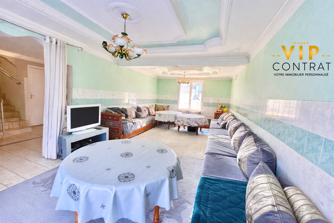 Villa in Stains, Ile-de-France, France 2 - 18405545