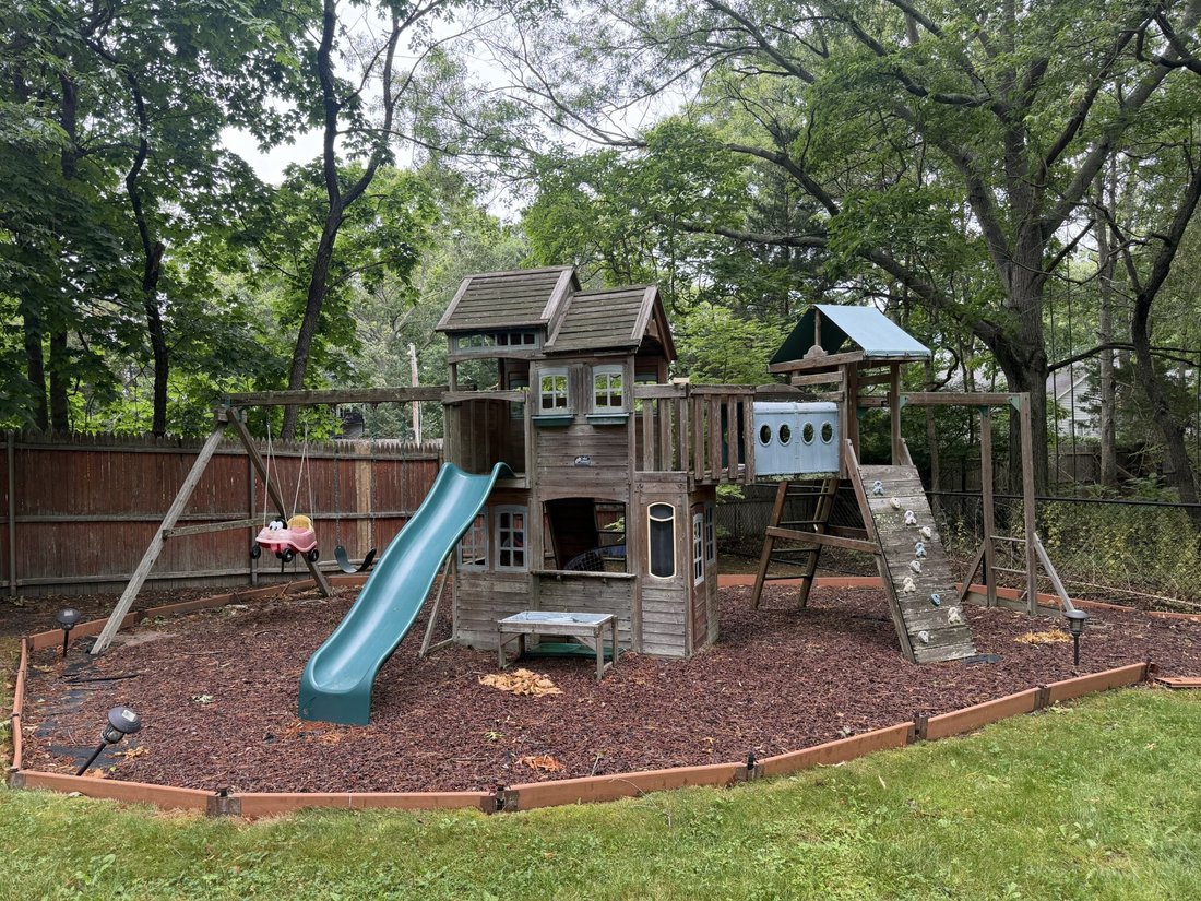 Ridge, New York, United States 5 - 18411783