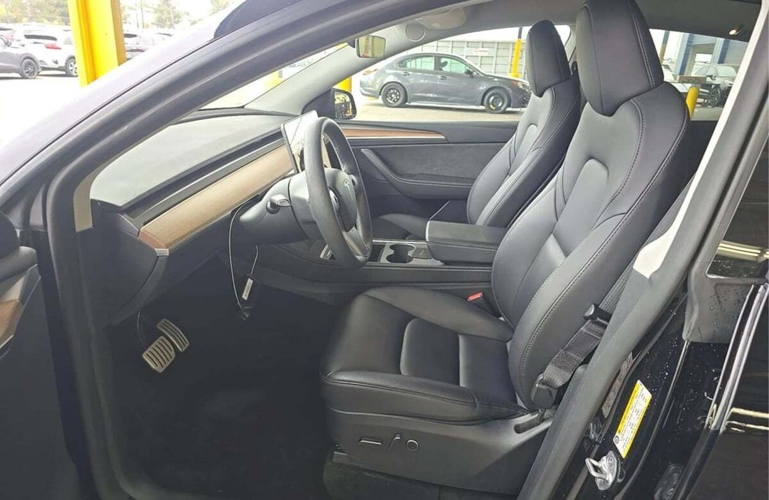 Suv in Newport Beach, CA, United States 3 - 18412278