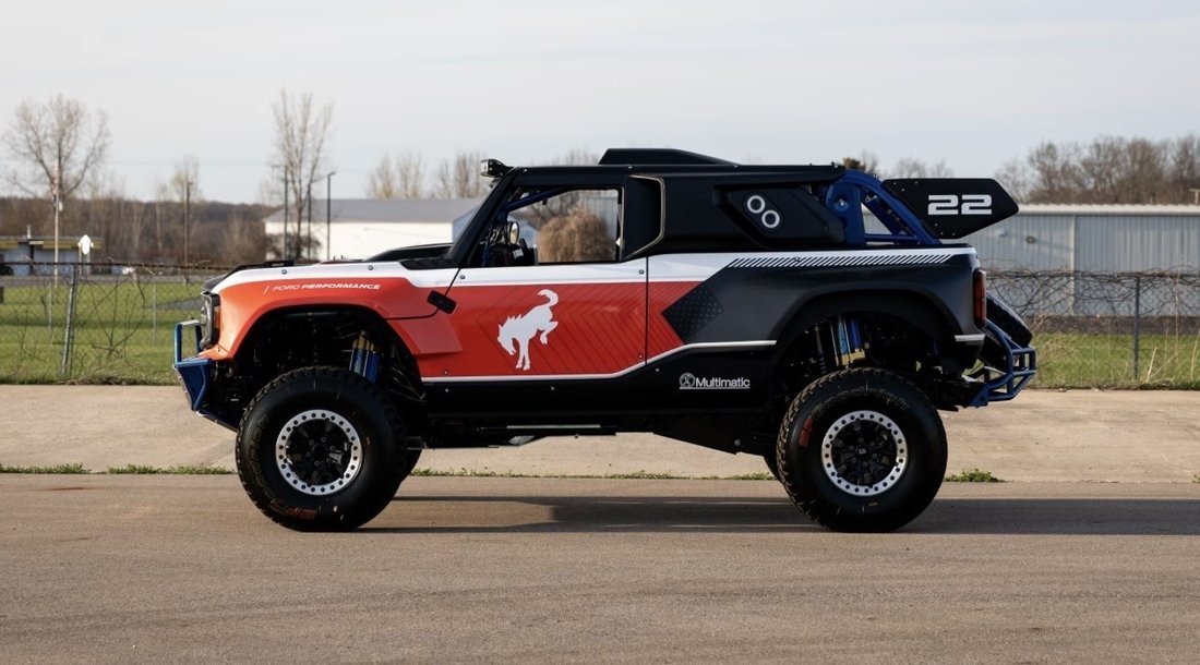 Suv in Schoolcraft, MI, United States 1 - 18405189