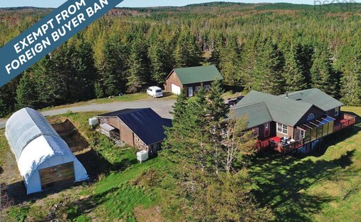 Country House in Grand River, Nova Scotia, Canada 1