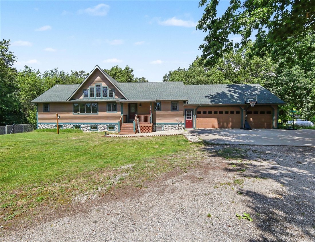 House in Ludington, Michigan, United States 1 - 18407945