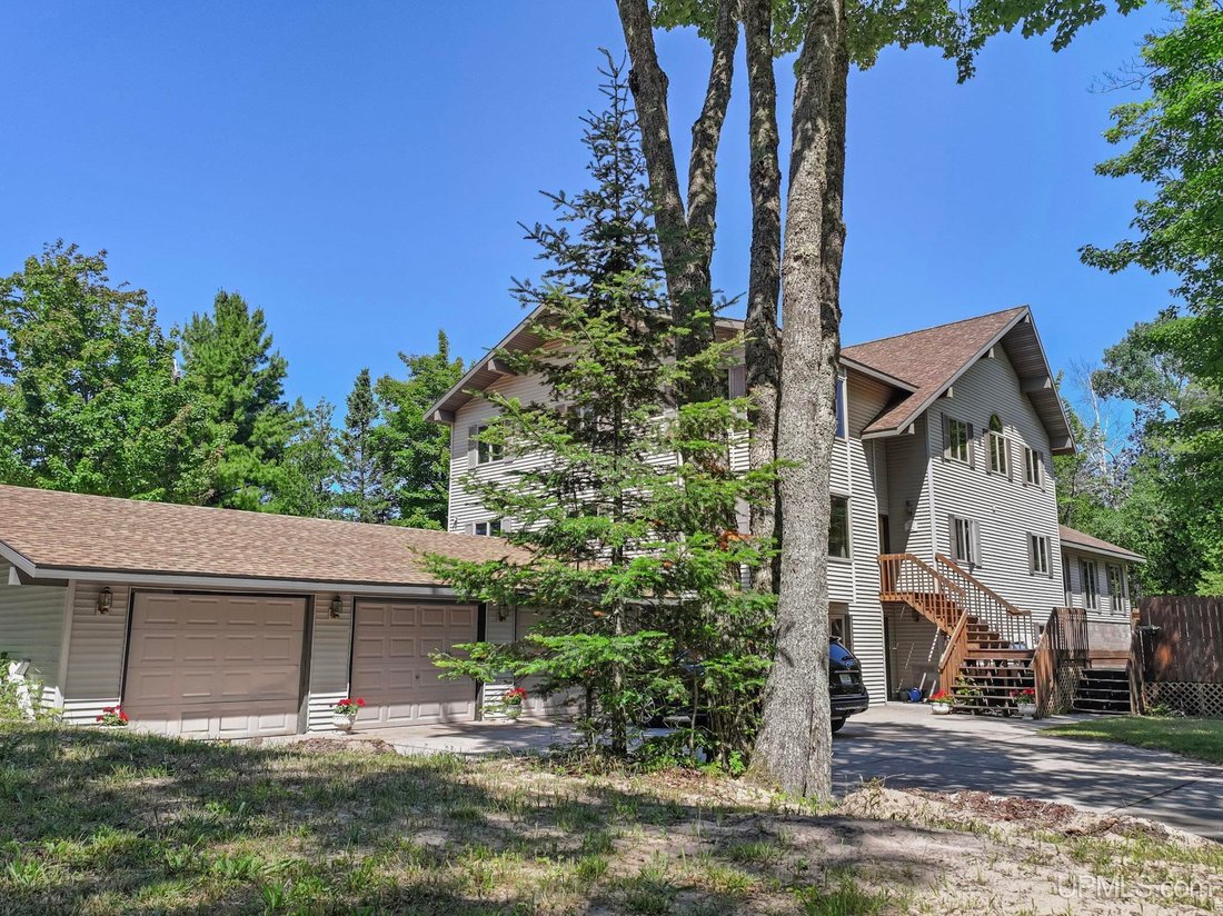 House in Eagle Harbor, Michigan, United States 1 - 18407958