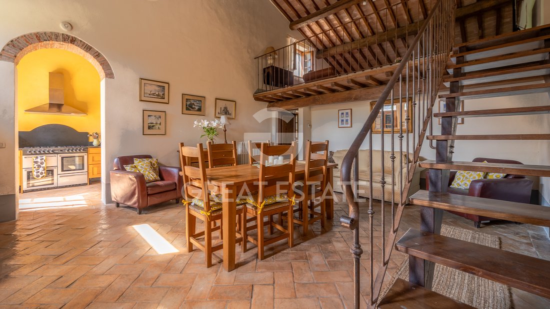 Estate in Castiglion Fiorentino, Tuscany, Italy 2 - 18408344
