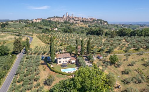 Estate in San Gimignano, Tuscany, Italy 1