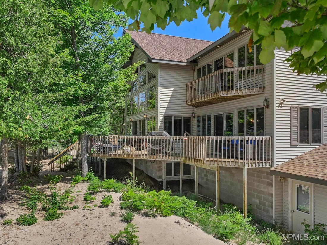 House in Eagle Harbor, Michigan, United States 2 - 18407958