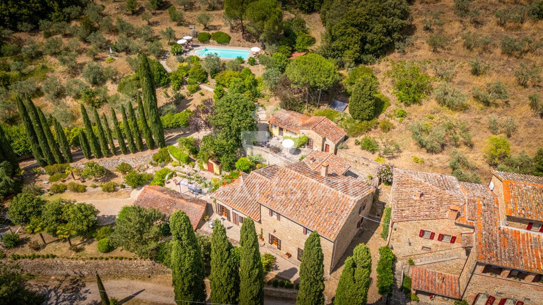 Estate in Castiglion Fiorentino, Tuscany, Italy 3 - 18408344