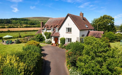 House in Wootton Courtenay, England 1