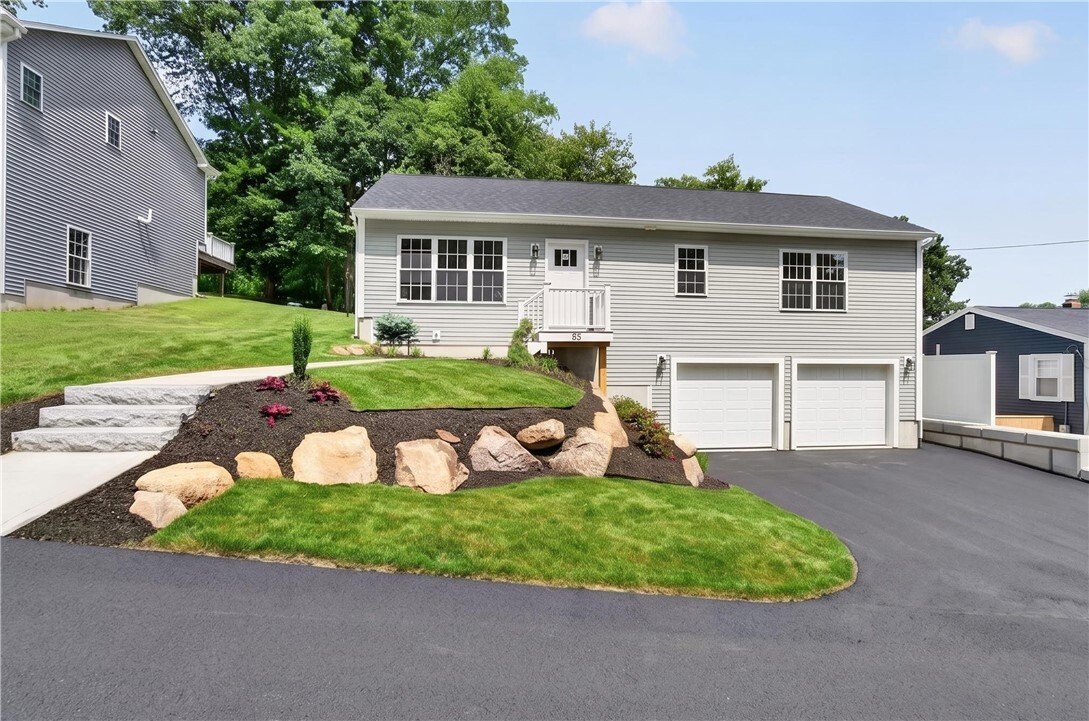 House in Johnston, Rhode Island, United States 1 - 18413325