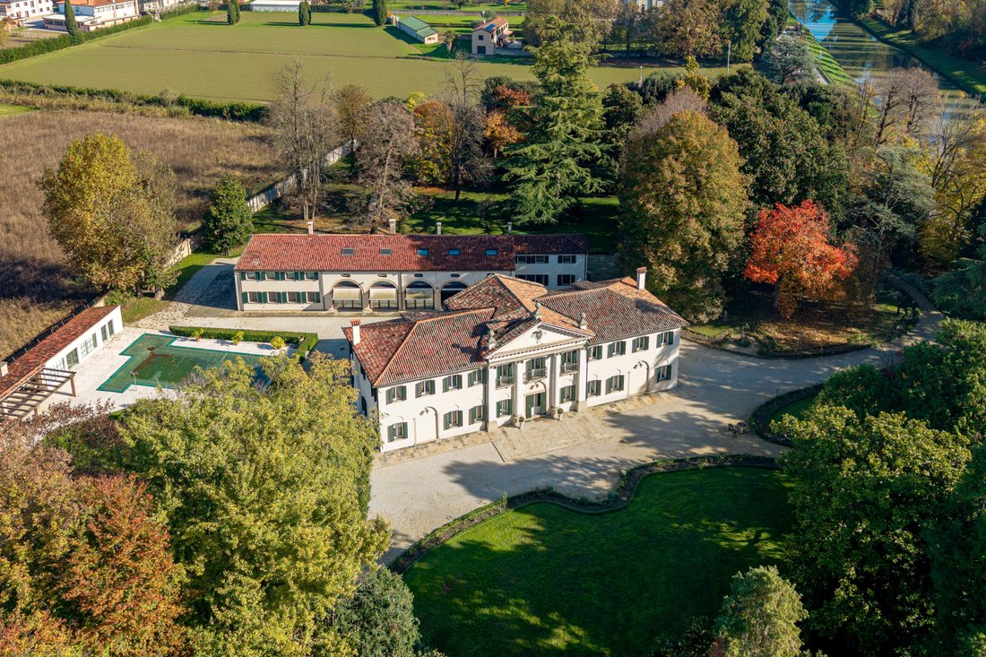 Villa in Fiesso D'artico, Veneto, Italy 3 - 18412146