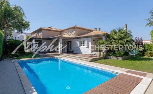 Villa in Olhos de Agua, Algarve, Portugal 1