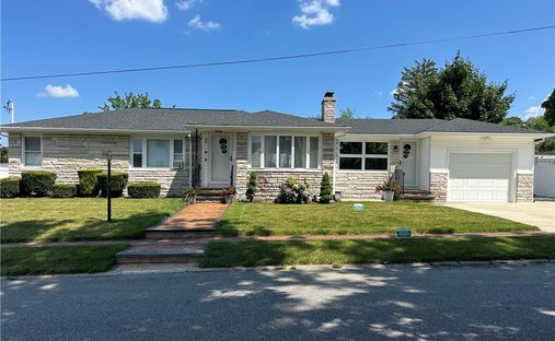 House in Cranston, Rhode Island, United States 1