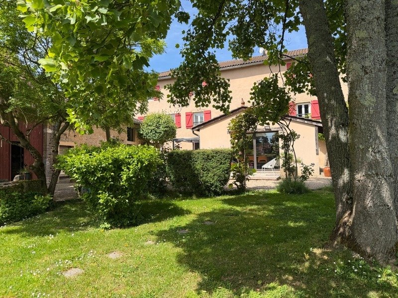 House in Mâcon, Bourgogne – Franche-Comté, France 1 - 18411890